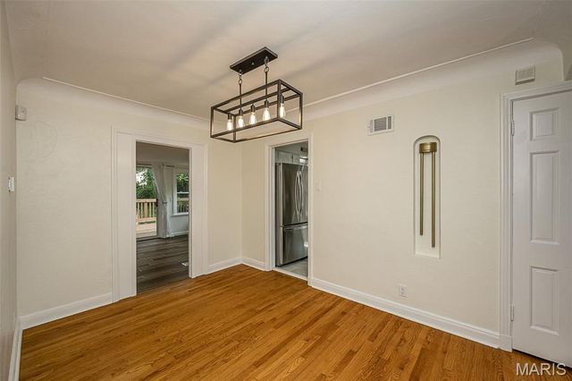 8719 White Avenue, Brentwood, MO 63144