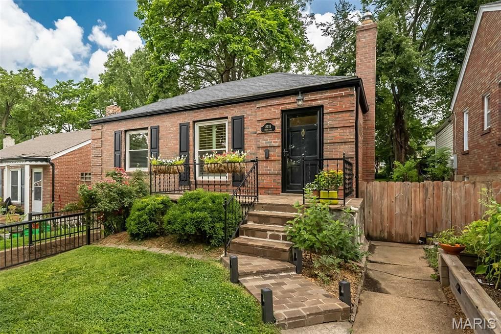 8719 White Avenue, Brentwood, MO 63144