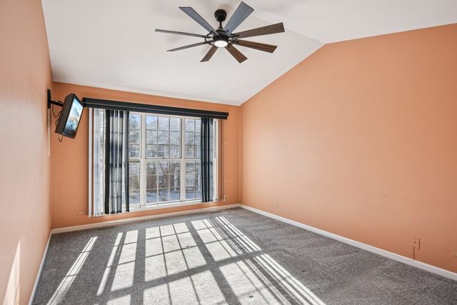 615 GROSSE POINTE Circle 12-7, Vernon Hills, IL 60061