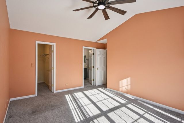 615 GROSSE POINTE Circle 12-7, Vernon Hills, IL 60061