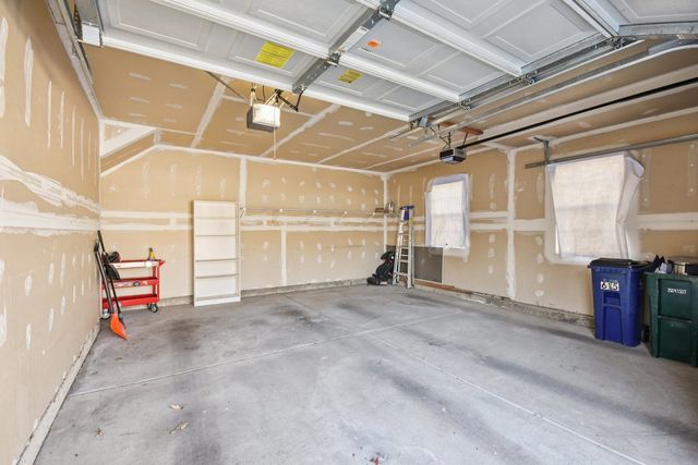 615 GROSSE POINTE Circle 12-7, Vernon Hills, IL 60061