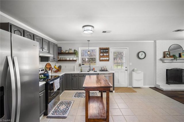 6030 Bobbybrook Drive, Clemmons, NC 27012