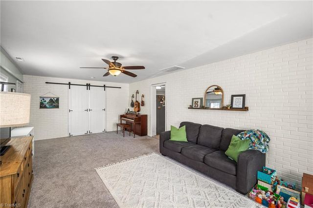 6030 Bobbybrook Drive, Clemmons, NC 27012