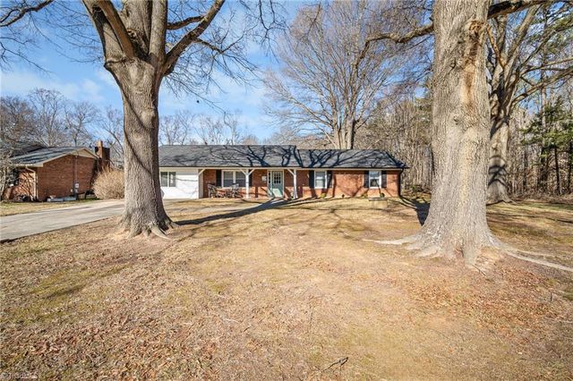 6030 Bobbybrook Drive, Clemmons, NC 27012