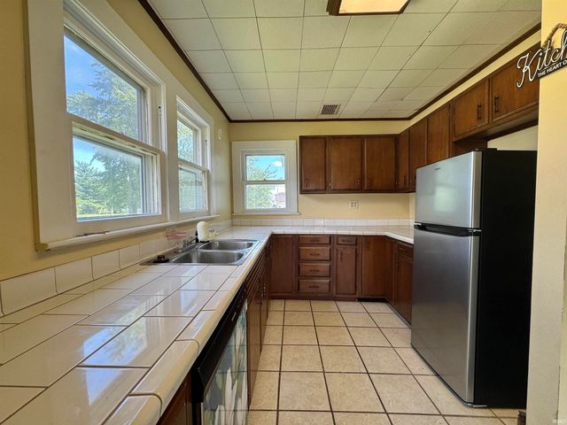 410 NW 4th Street, Linton, IN 47441