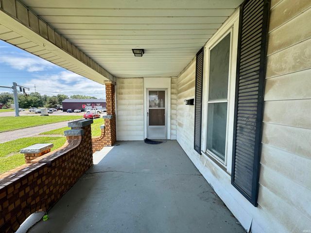 410 NW 4th Street, Linton, IN 47441