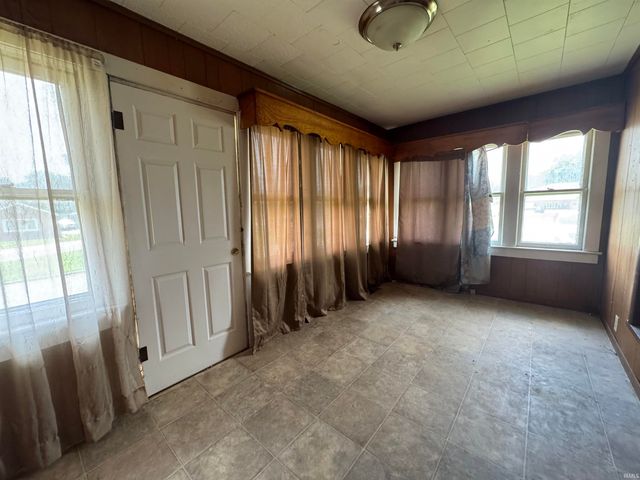 410 NW 4th Street, Linton, IN 47441