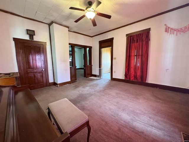 410 NW 4th Street, Linton, IN 47441