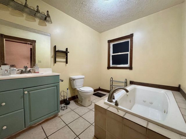 410 NW 4th Street, Linton, IN 47441