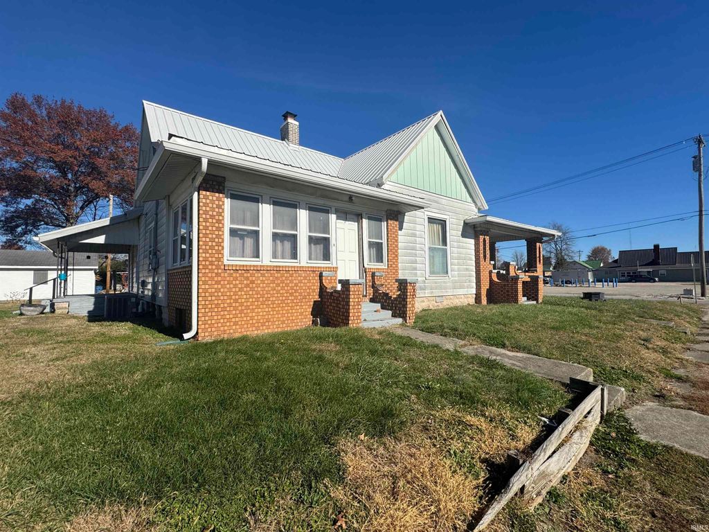 410 NW 4th Street, Linton, IN 47441