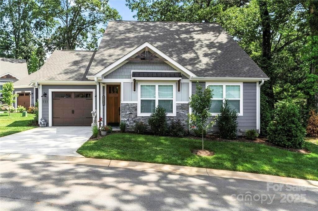 8 Heartleaf Circle, Arden, NC 28704