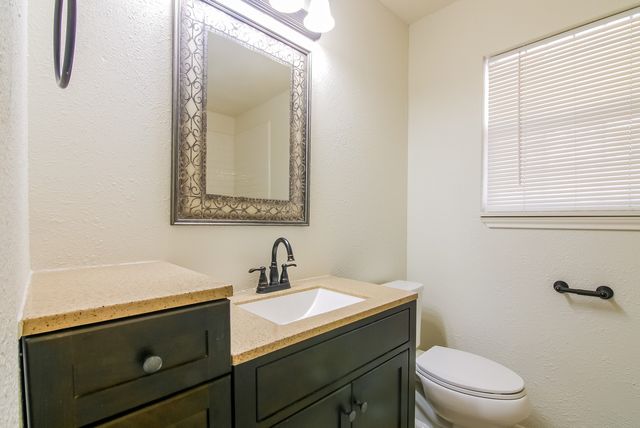1200 Valentine Street, Hurst, TX 76053