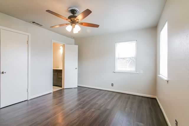 1200 Valentine Street, Hurst, TX 76053