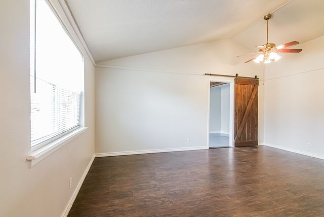 1200 Valentine Street, Hurst, TX 76053