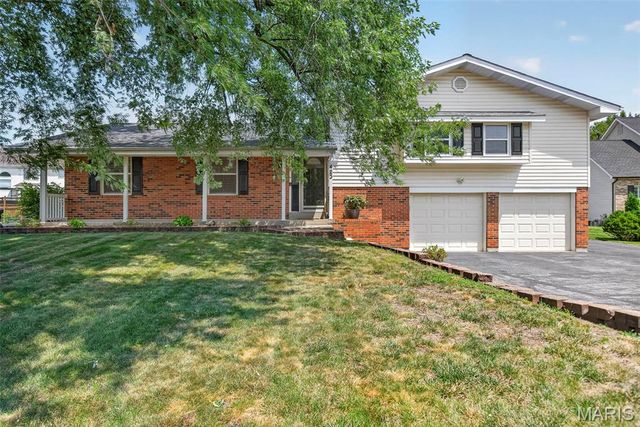 423 Ancestry Drive, St Peters, MO 63376
