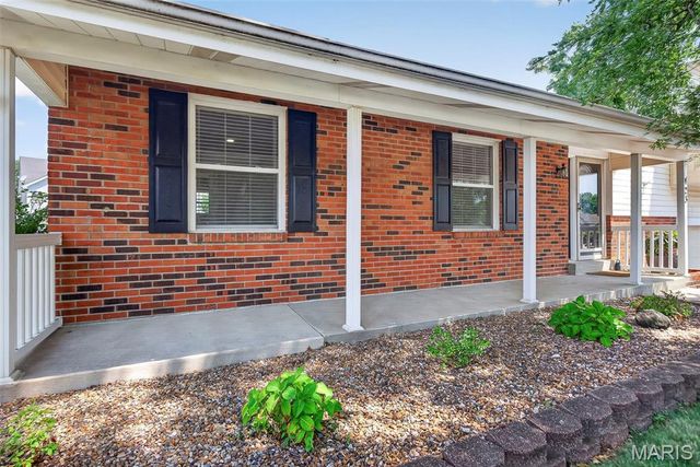 423 Ancestry Drive, St Peters, MO 63376