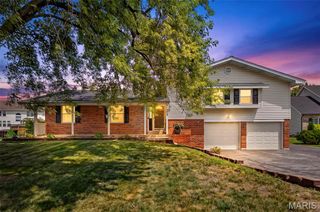 423 Ancestry Drive, St Peters, MO 63376