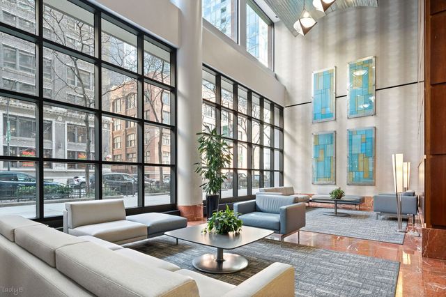 211 E Ohio Street 2915, Chicago, IL 60611