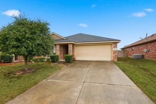 217 Villanova Drive, Van Alstyne, TX 75495