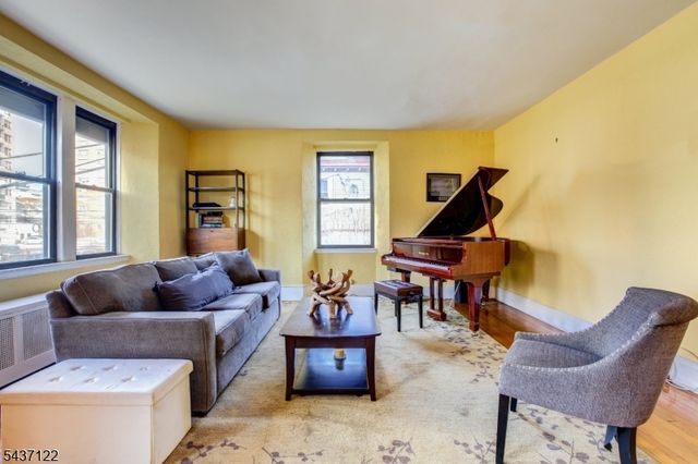 363 Mt Prospect Ave 2AW, Newark City, NJ 07104