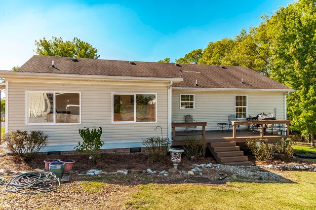 531 Governor Hall Rd, Castalian Springs, TN 37031