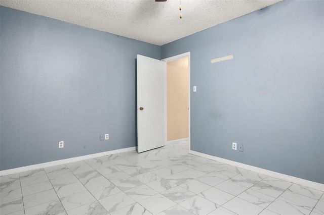 2621 16th Avenue N, Texas City, TX 77590