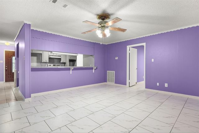 2621 16th Avenue N, Texas City, TX 77590
