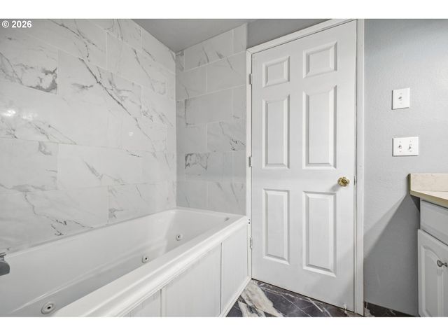 15911 Ne 4TH Way, Vancouver, WA 98684
