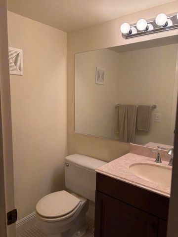 2036 Cornwall B 2036, Boca Raton, FL 33434