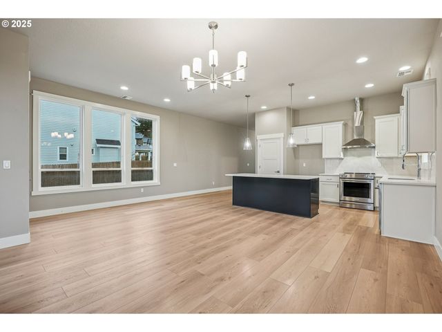 8774 Sw 176TH Ave, Beaverton, OR 97007