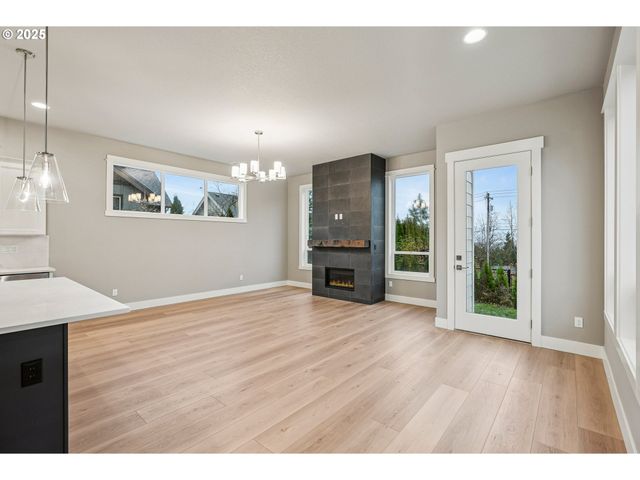 8774 Sw 176TH Ave, Beaverton, OR 97007