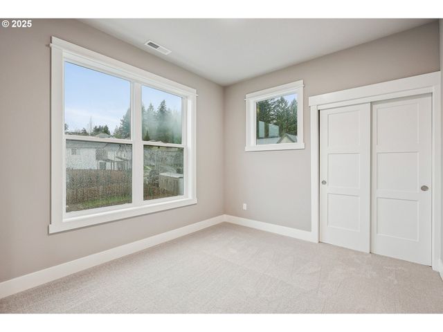 8774 Sw 176TH Ave, Beaverton, OR 97007