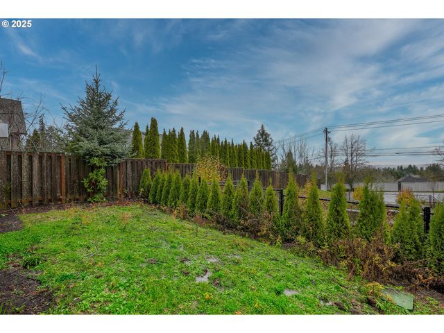 8774 Sw 176TH Ave, Beaverton, OR 97007