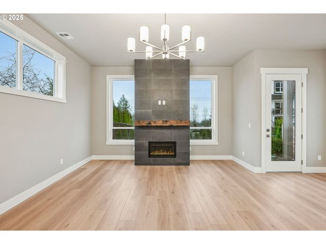 8774 Sw 176TH Ave, Beaverton, OR 97007