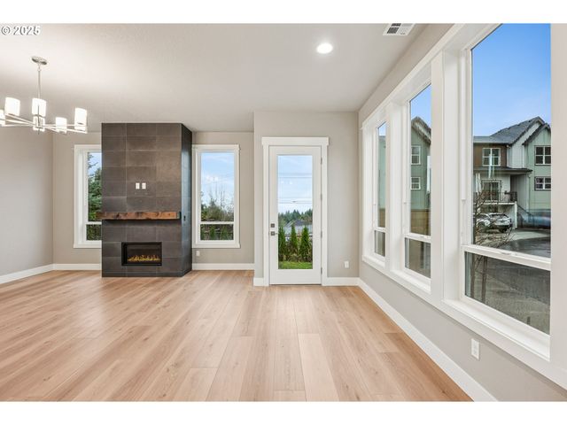 8774 Sw 176TH Ave, Beaverton, OR 97007