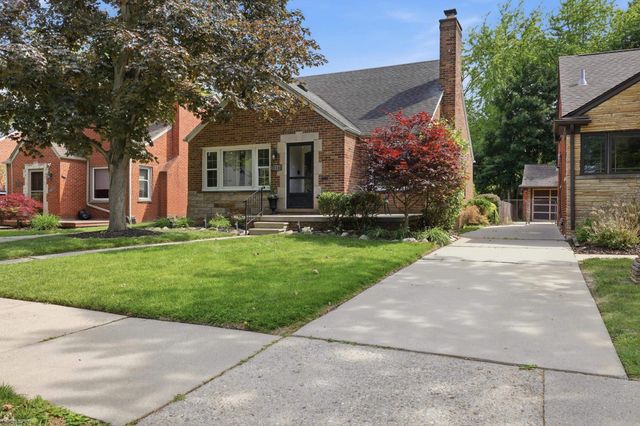 21144 Fleetwood Drive, Harper Woods, MI 48225