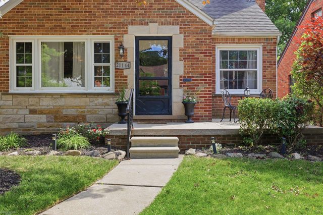 21144 Fleetwood Drive, Harper Woods, MI 48225