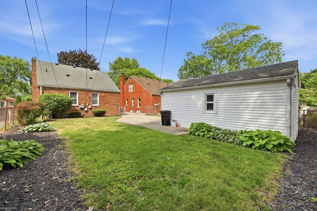 21144 Fleetwood Drive, Harper Woods, MI 48225