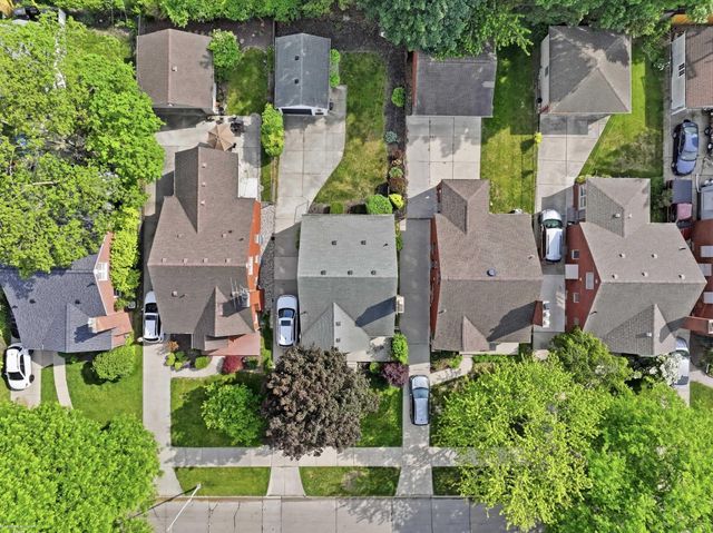21144 Fleetwood Drive, Harper Woods, MI 48225