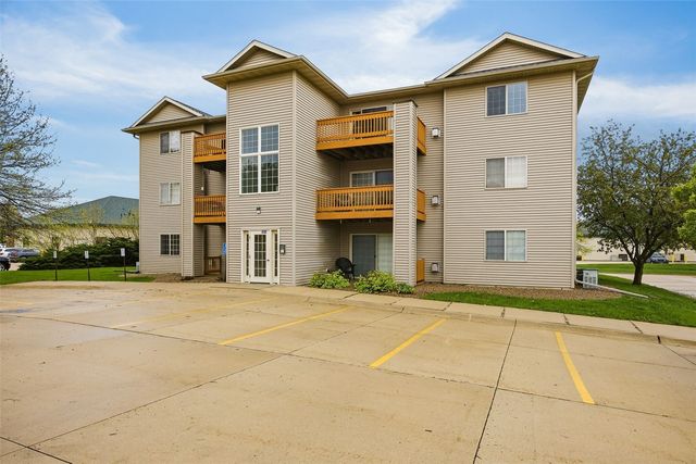 600 Colton Circle NE Unit 4, Cedar Rapids, IA 52402