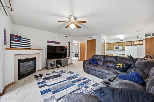 600 Colton Circle NE Unit 4, Cedar Rapids, IA 52402