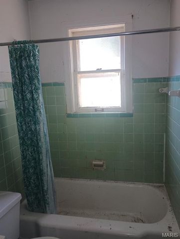 826 Walters Drive, Ferguson, MO 63135