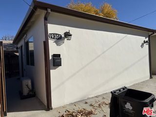 19308 Calvert St Avenue, Tarzana (los Angeles), CA 91335