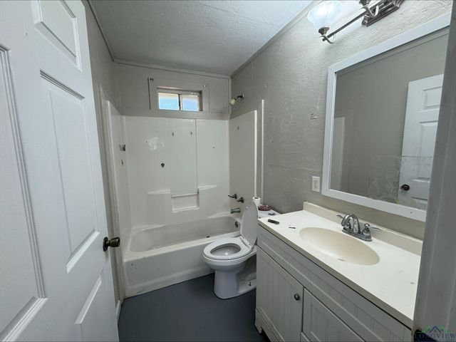 212 Bryne Street, Lone Star, TX 75668