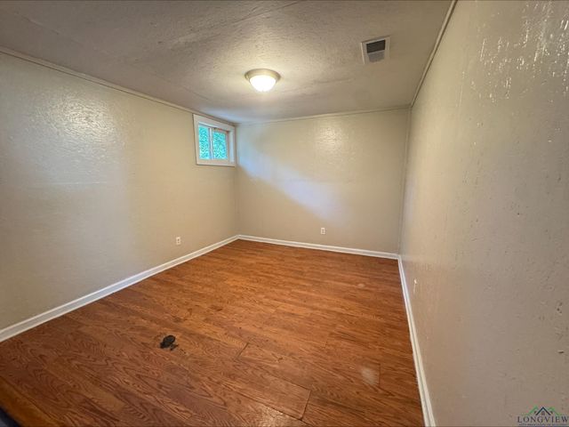 212 Bryne Street, Lone Star, TX 75668