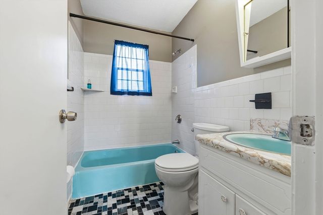 6 Venice St B6, Danvers, MA 01923