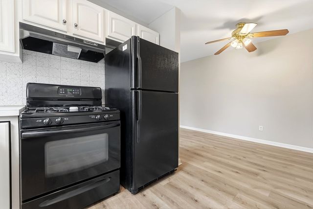 6 Venice St B6, Danvers, MA 01923