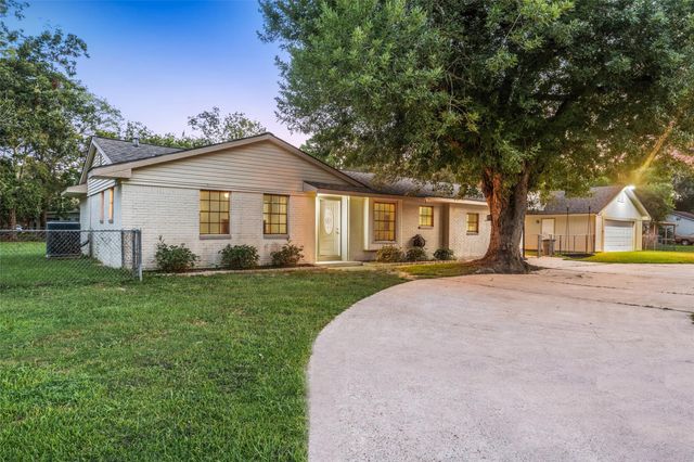 12303 23rd Street, Santa Fe, TX 77510