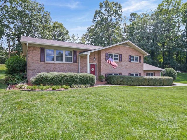 606 Brookgreen Drive, Dallas, NC 28034