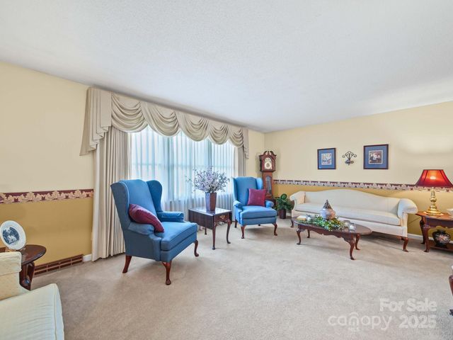 606 Brookgreen Drive, Dallas, NC 28034